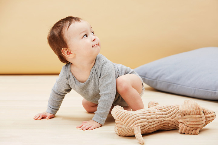 What are the manufacturing processes of plush toys?